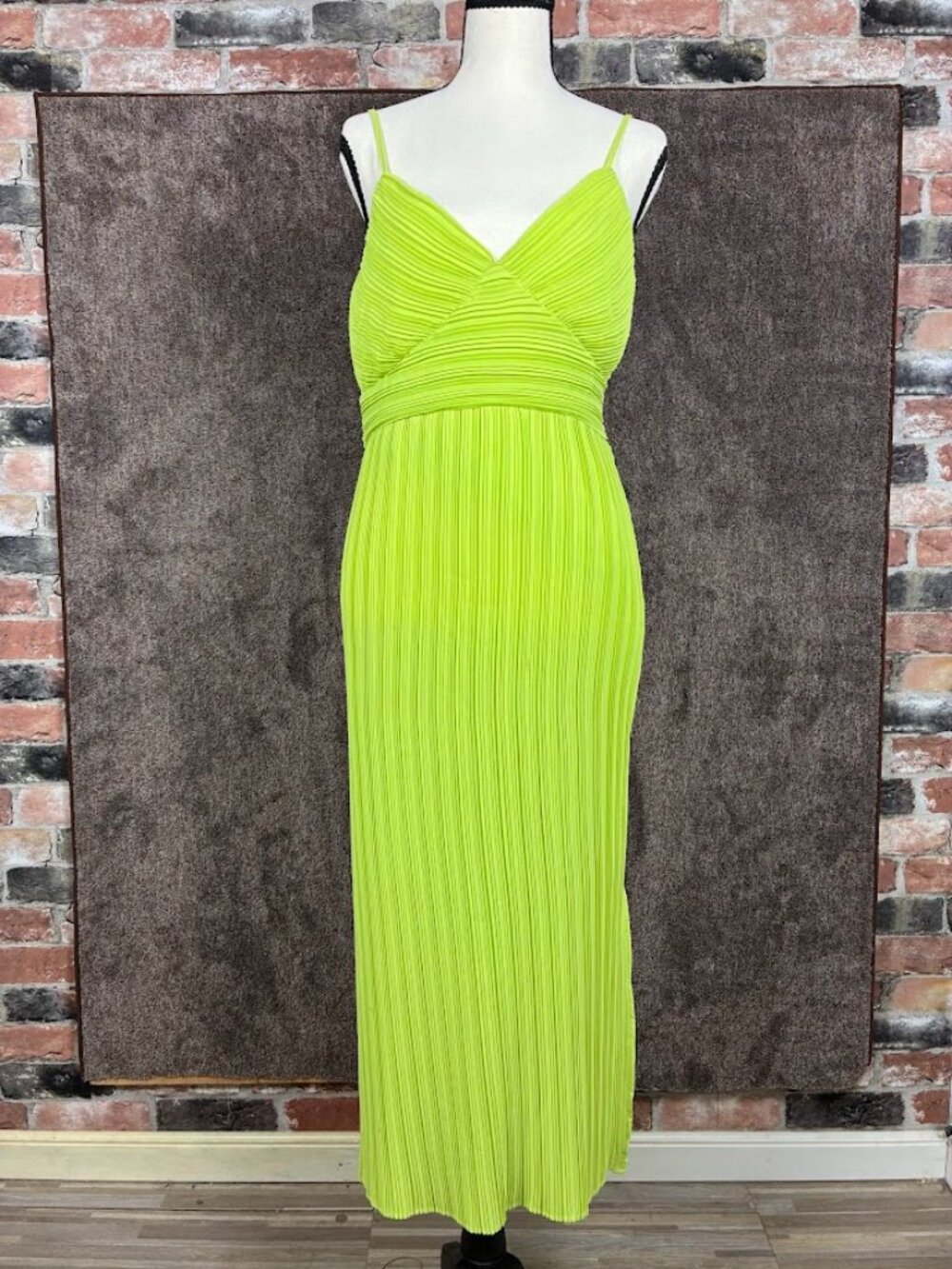 Banana Republic V-Neck Accordian Dress Neon Green Women's Size 8